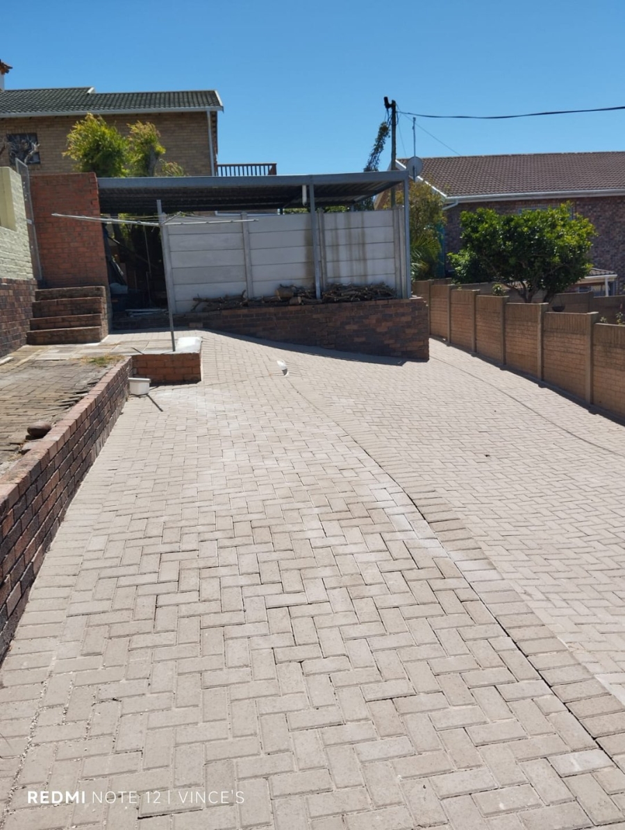 3 Bedroom Property for Sale in Aston Bay Eastern Cape